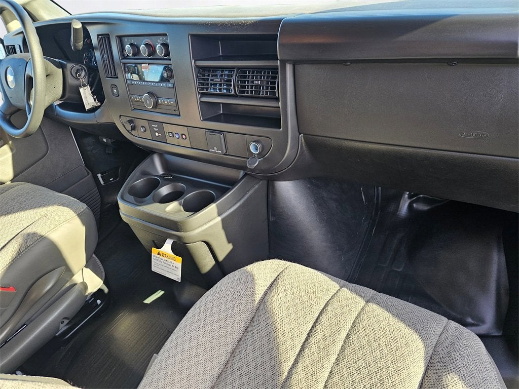 2025 Chevrolet Express Cargo 3500 WT