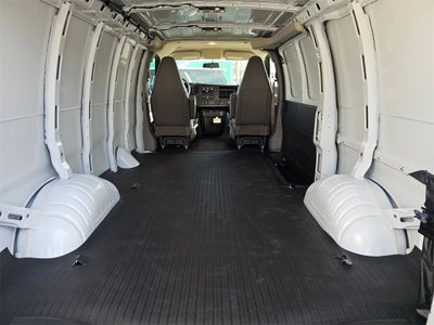 2025 Chevrolet Express Cargo 3500 WT