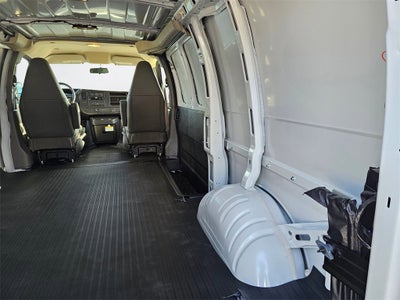 2025 Chevrolet Express Cargo 3500 WT
