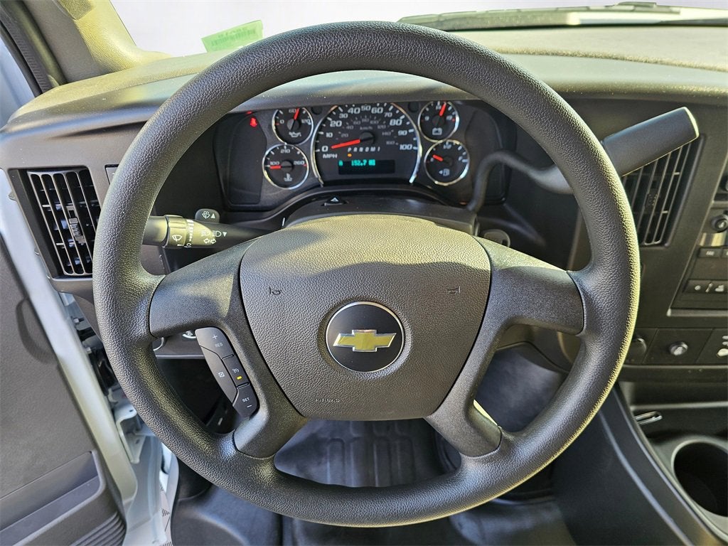 2025 Chevrolet Express Cargo 3500 WT