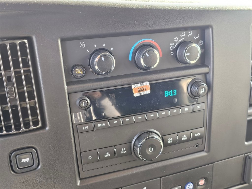 2025 Chevrolet Express Cargo 3500 WT