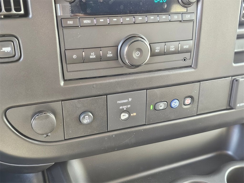 2025 Chevrolet Express Cargo 3500 WT