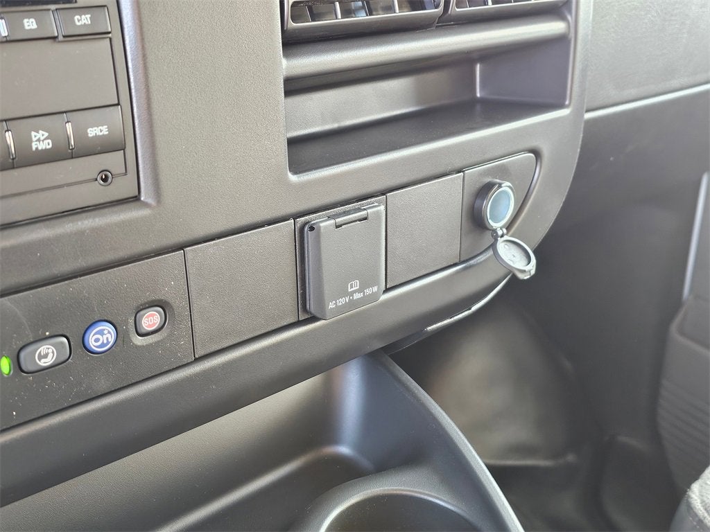2025 Chevrolet Express Cargo 3500 WT