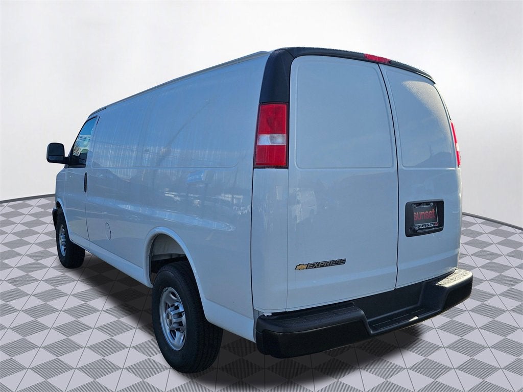 2025 Chevrolet Express Cargo 3500 WT