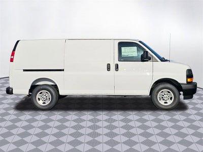 2025 Chevrolet Express Cargo 3500 WT