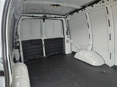 2025 Chevrolet Express Cargo 3500 WT