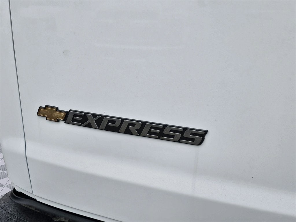 2025 Chevrolet Express Cargo 3500 WT