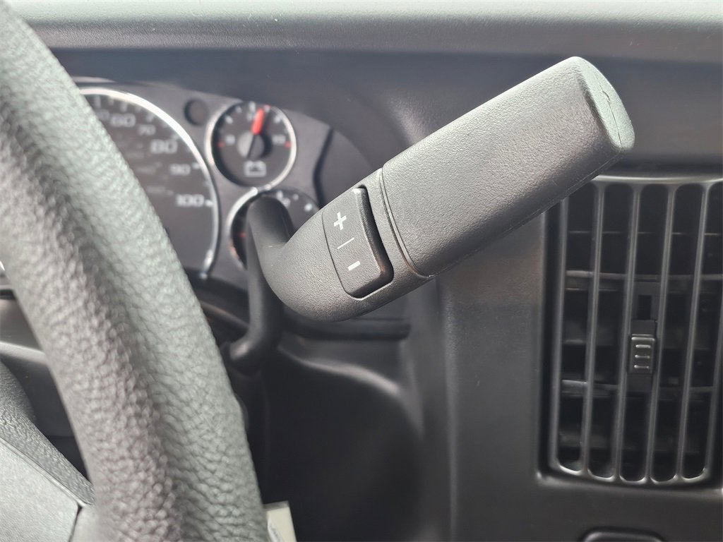 2025 Chevrolet Express Cargo 3500 WT