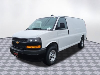2025 Chevrolet Express Cargo 3500 WT