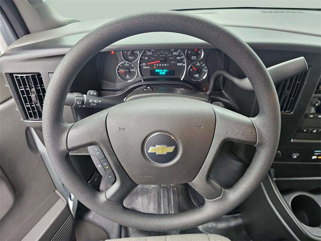 2025 Chevrolet Express Cargo 3500 WT