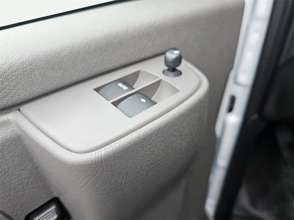 2025 Chevrolet Express Cargo 3500 WT