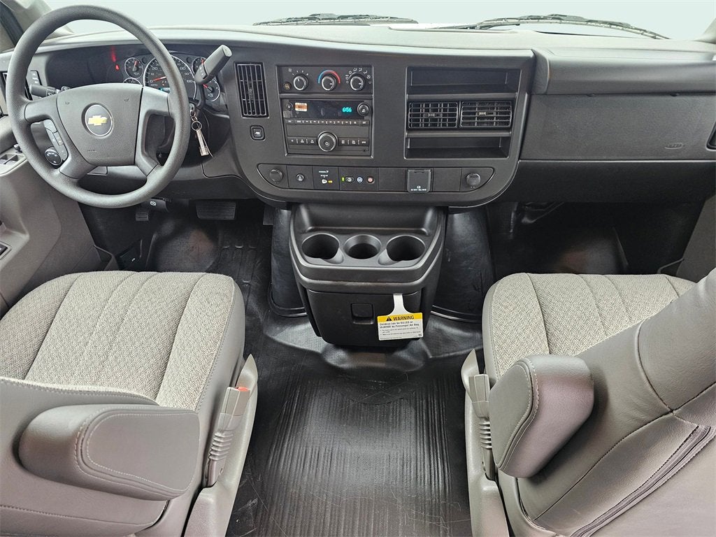 2025 Chevrolet Express Cargo 3500 WT