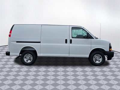 2025 Chevrolet Express Cargo 3500 WT