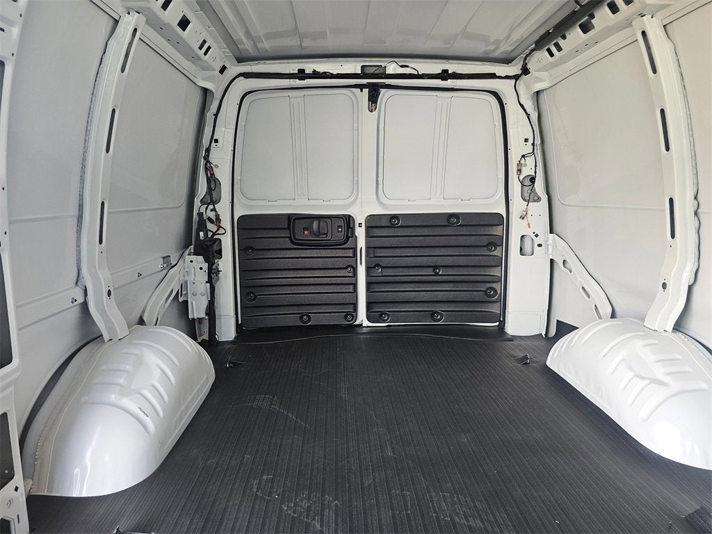 2025 Chevrolet Express Cargo 3500 WT