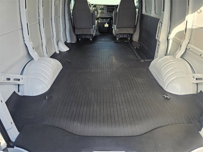 2025 Chevrolet Express Cargo 3500 WT