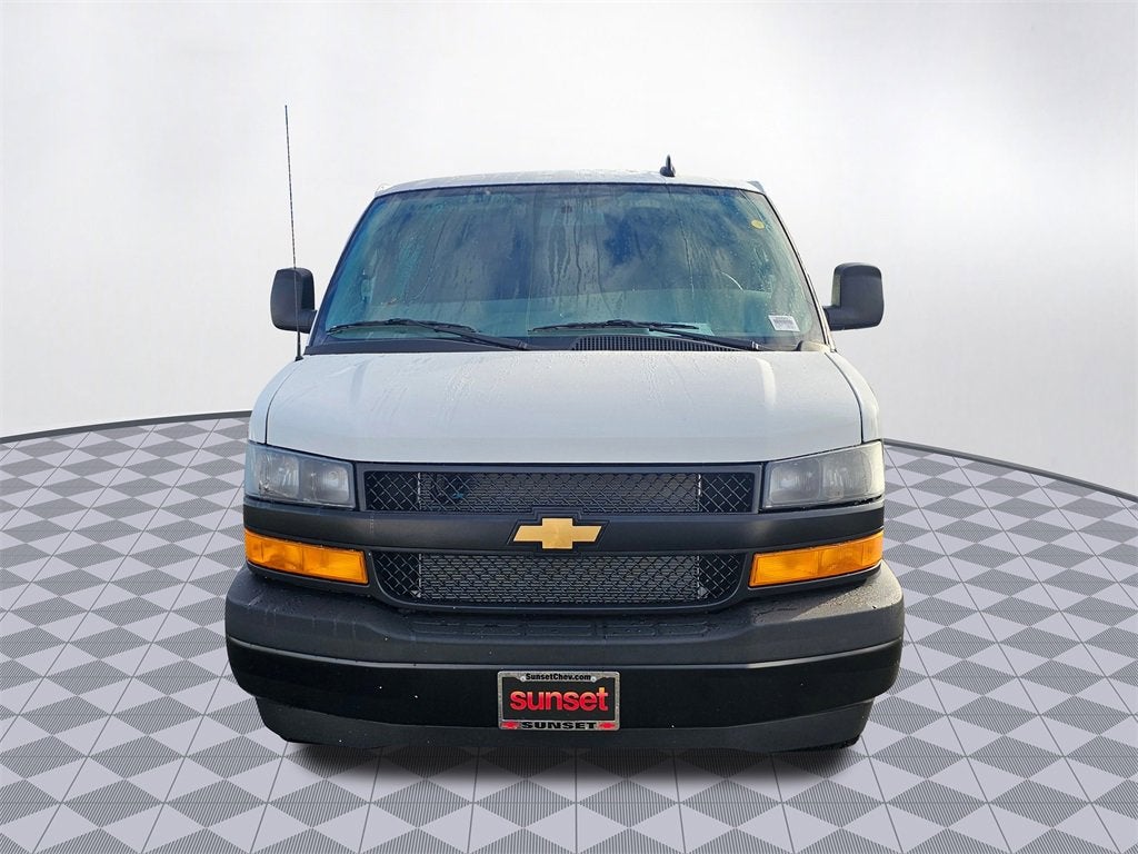 2025 Chevrolet Express Cargo 3500 WT