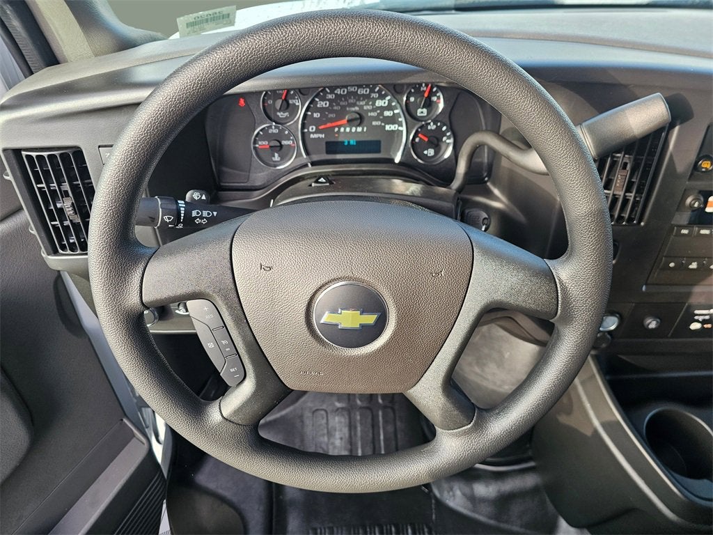 2025 Chevrolet Express Cargo 3500 WT
