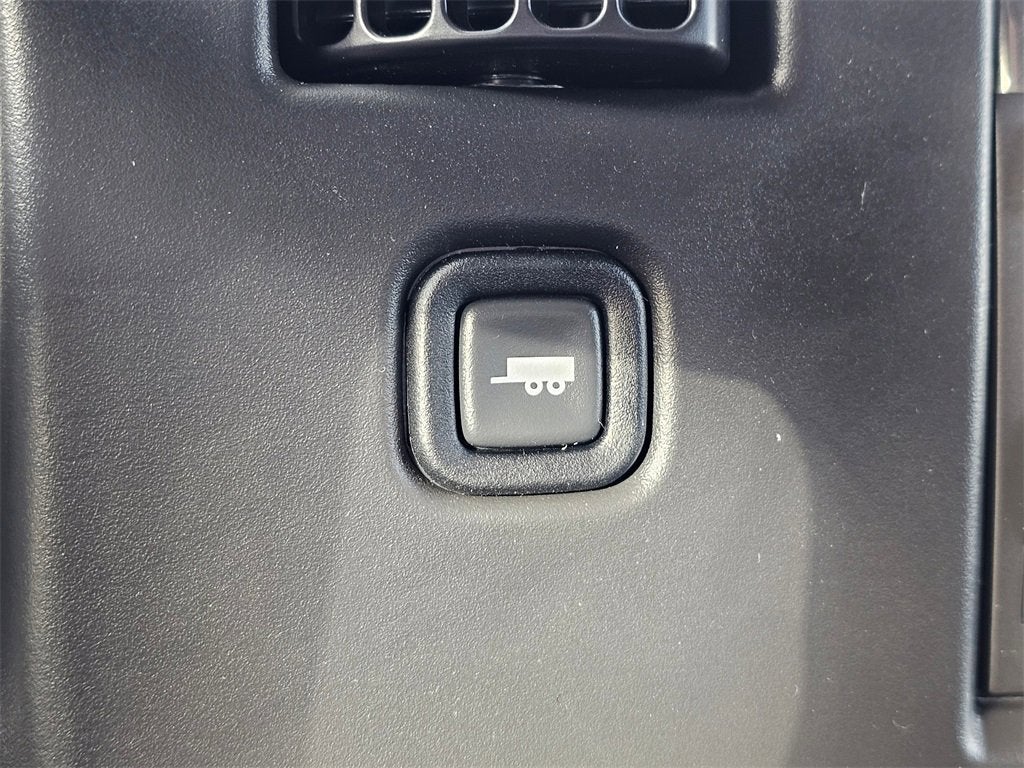 2025 Chevrolet Express Cargo 3500 WT