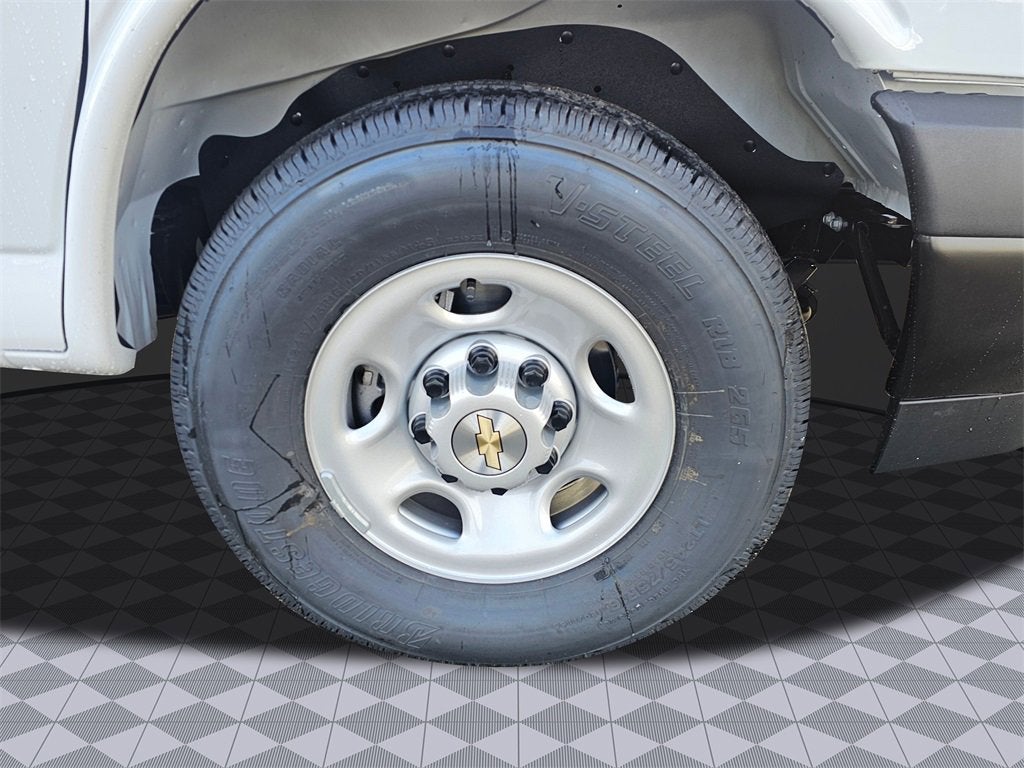 2025 Chevrolet Express Cargo 3500 WT