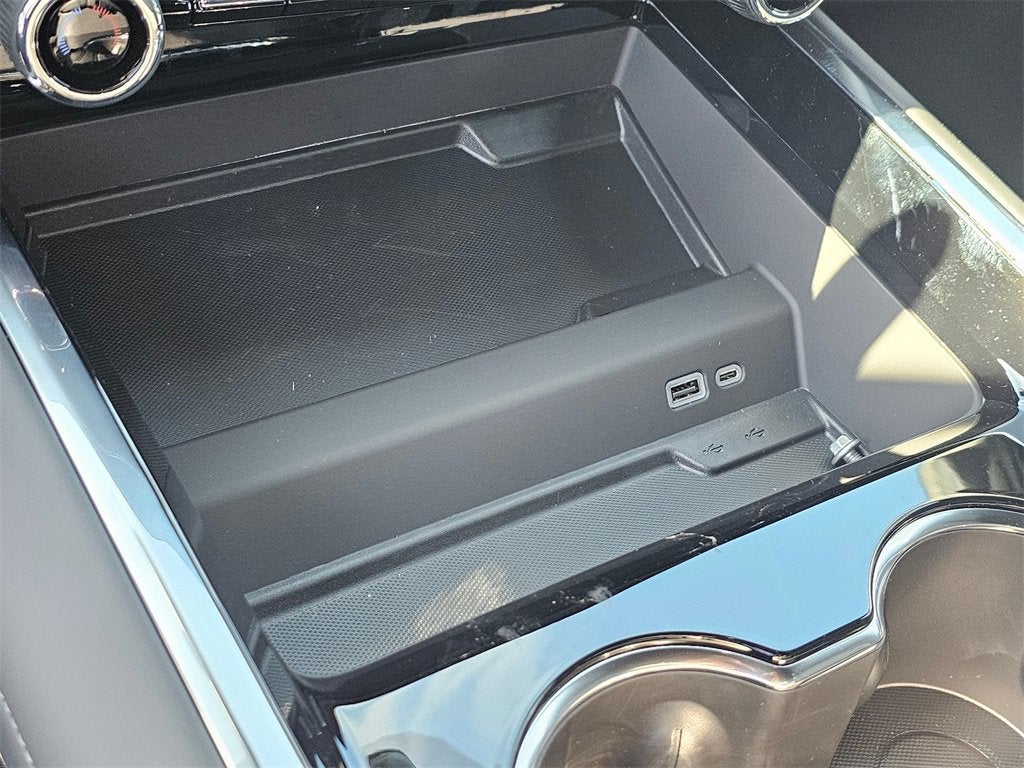 2025 Chevrolet Suburban LS