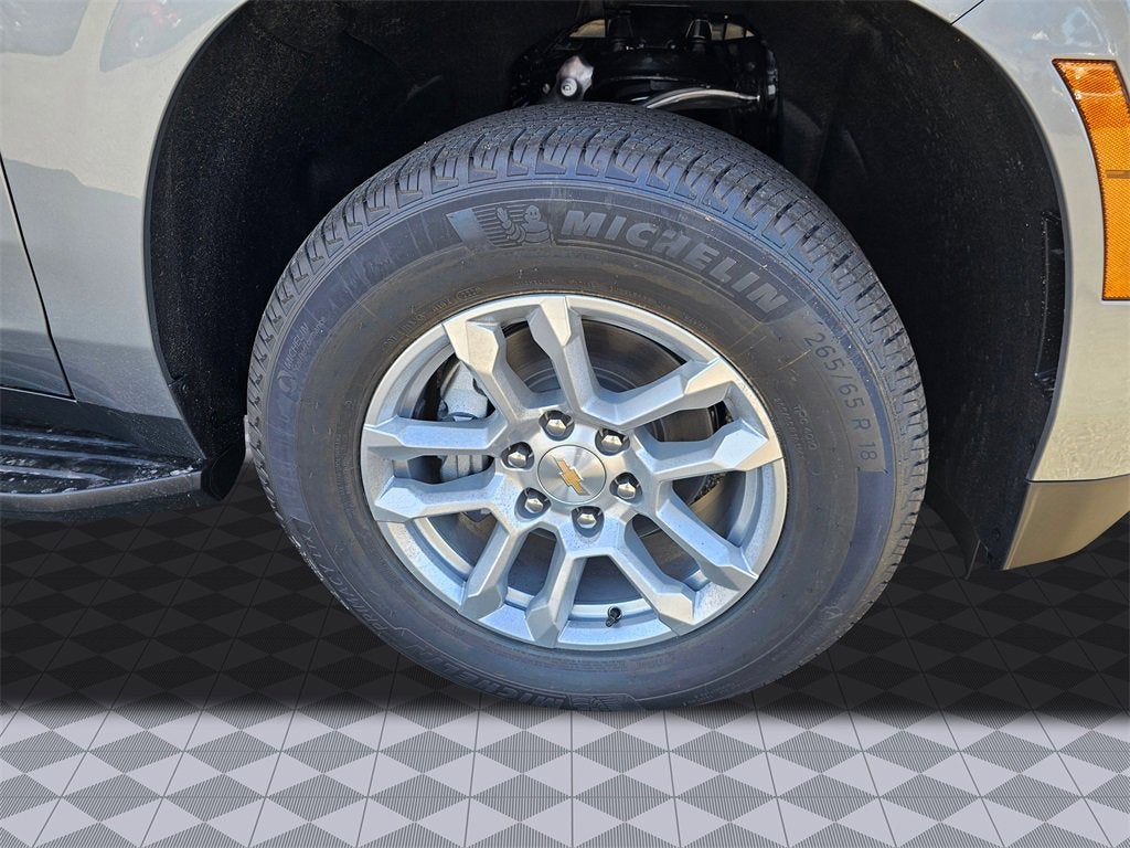 2025 Chevrolet Suburban LS