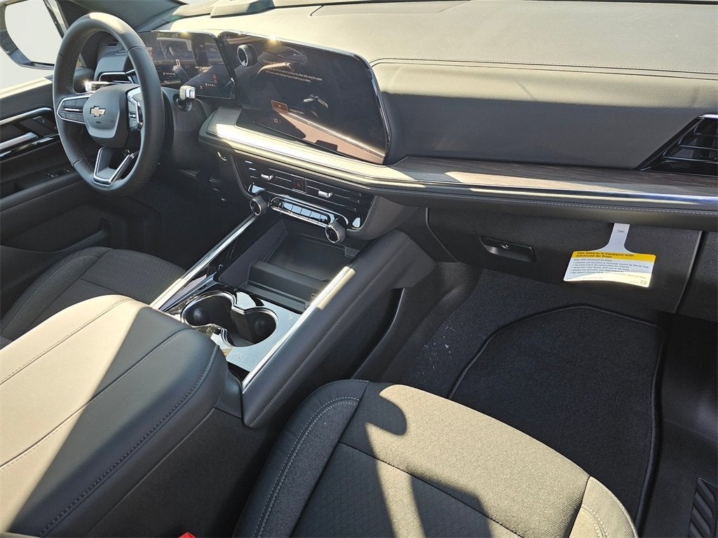 2025 Chevrolet Suburban LS