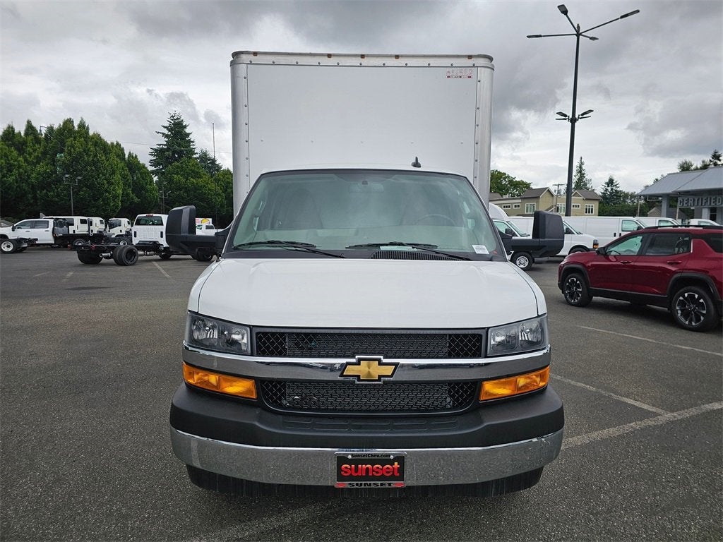 2024 Chevrolet Express Cutaway 4500 2WT