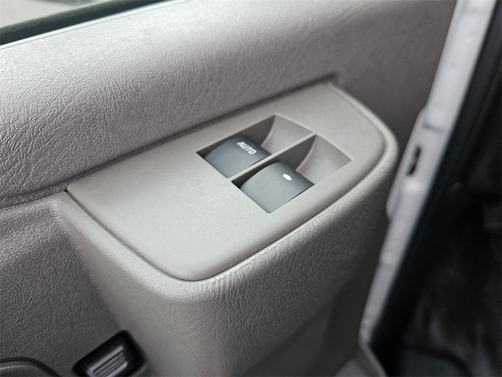 2024 Chevrolet Express Cutaway 4500 2WT