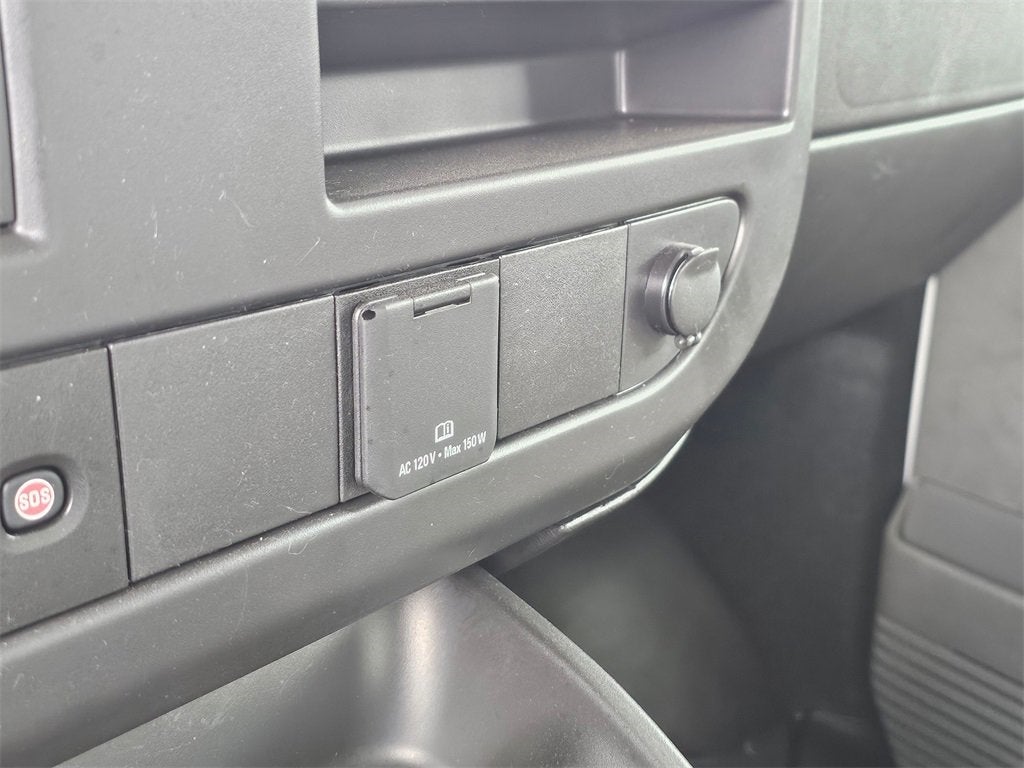 2024 Chevrolet Express Cutaway 4500 2WT