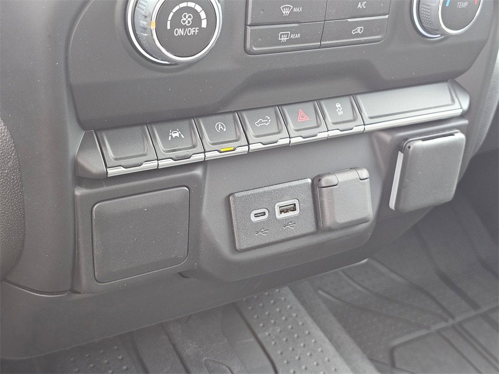 2025 Chevrolet Silverado 1500 Custom