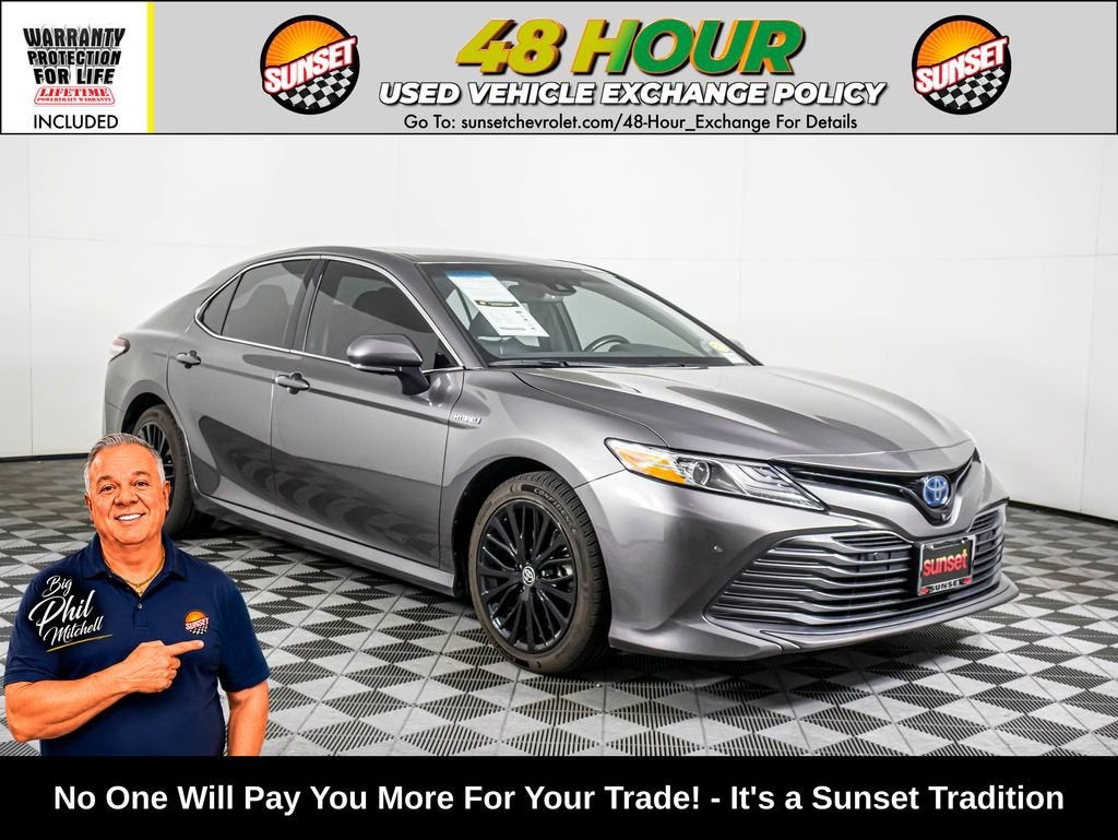 2020 Toyota Camry Hybrid XLE