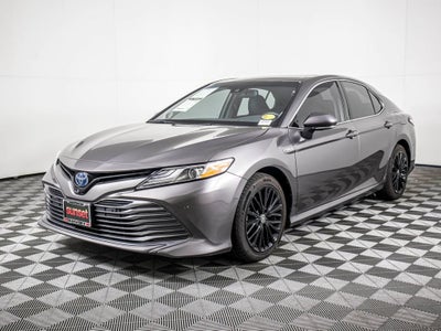 2020 Toyota Camry Hybrid XLE