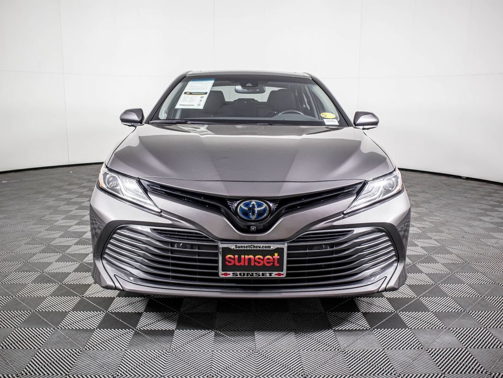 2020 Toyota Camry Hybrid XLE
