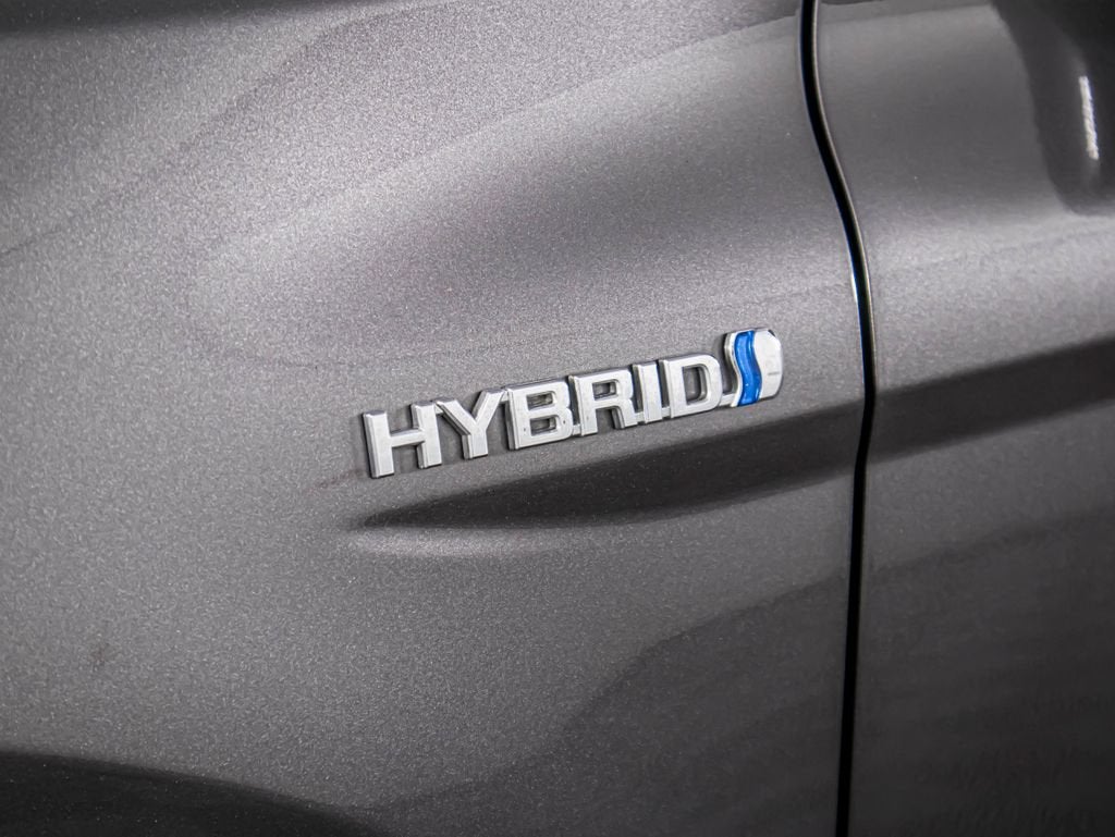 2020 Toyota Camry Hybrid XLE