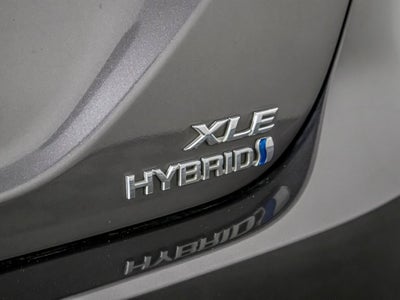 2020 Toyota Camry Hybrid XLE