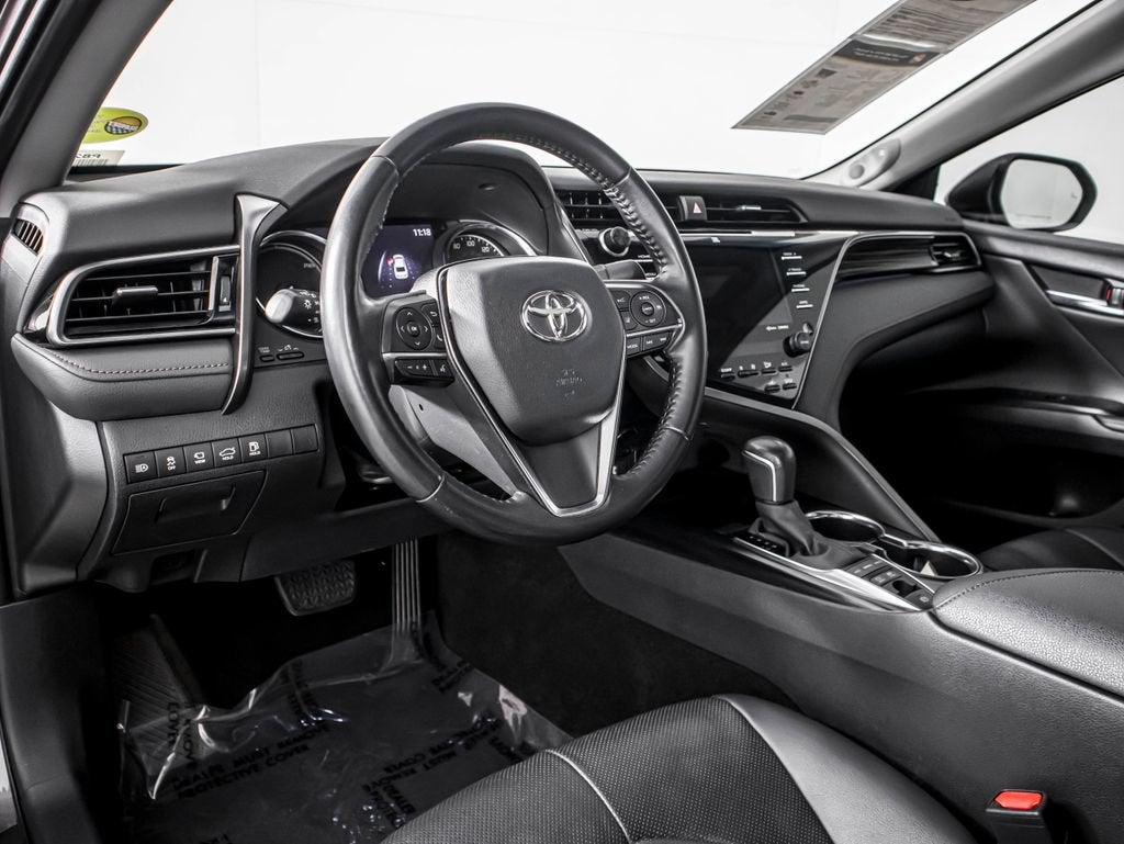 2020 Toyota Camry Hybrid XLE