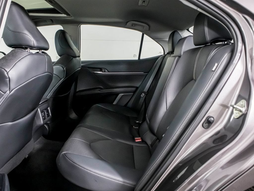 2020 Toyota Camry Hybrid XLE