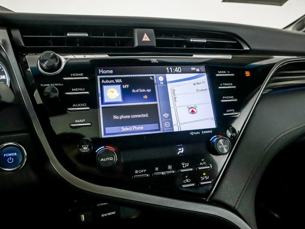 2020 Toyota Camry Hybrid XLE