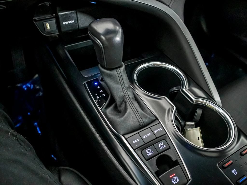 2020 Toyota Camry Hybrid XLE