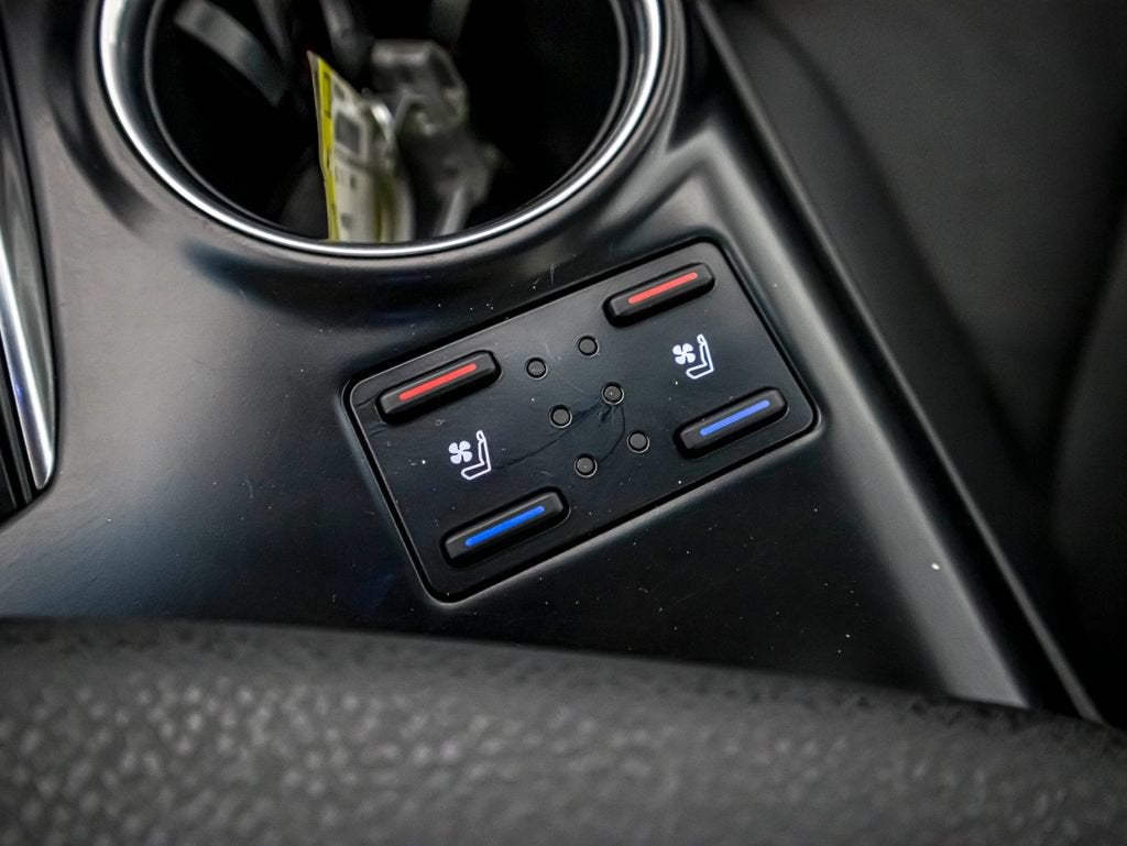 2020 Toyota Camry Hybrid XLE