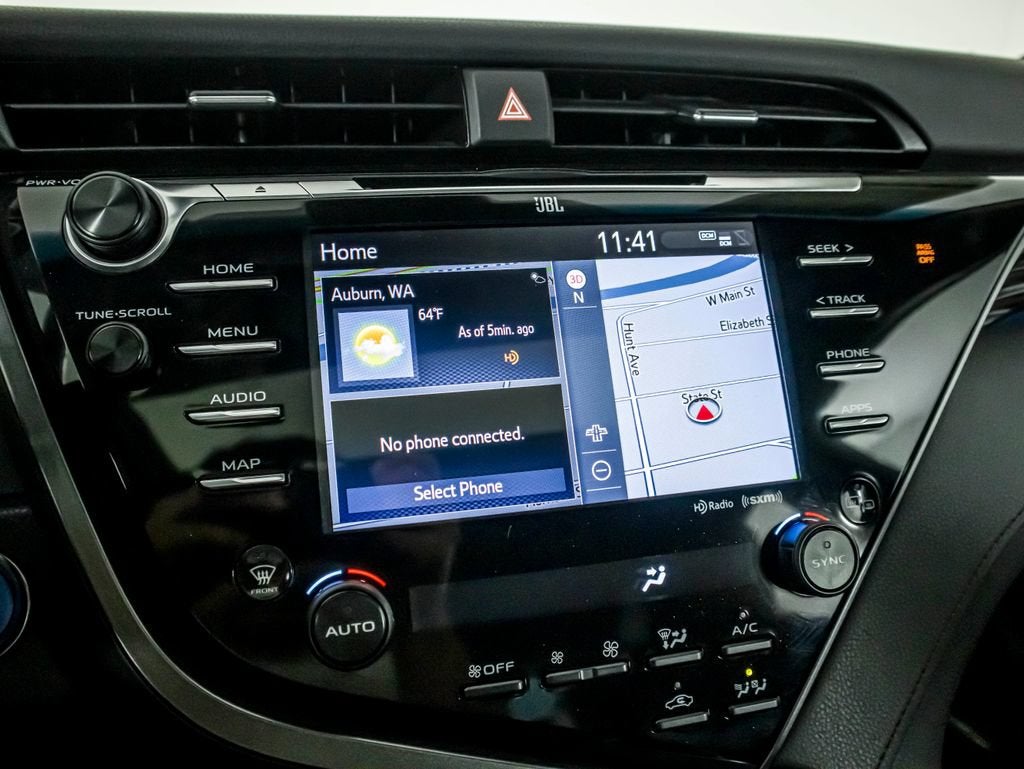 2020 Toyota Camry Hybrid XLE