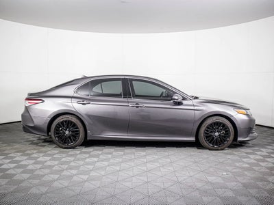 2020 Toyota Camry Hybrid XLE