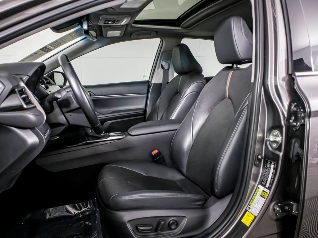 2020 Toyota Camry Hybrid XLE