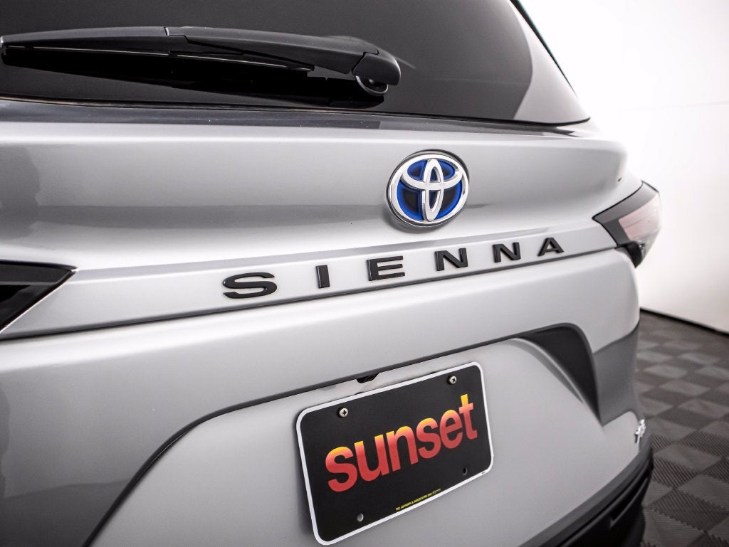 2025 Toyota Sienna XLE