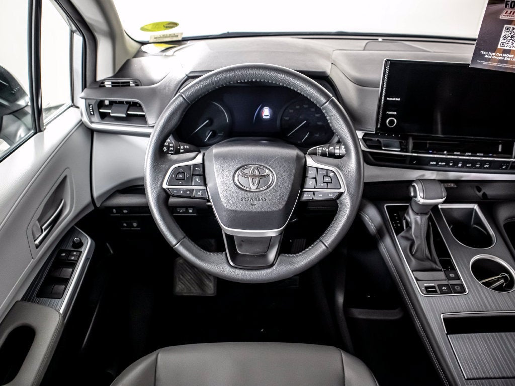 2025 Toyota Sienna XLE