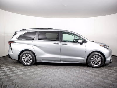 2025 Toyota Sienna XLE