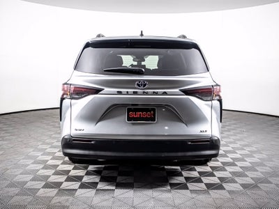 2025 Toyota Sienna XLE