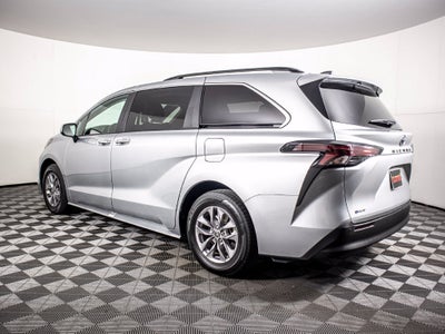 2025 Toyota Sienna XLE