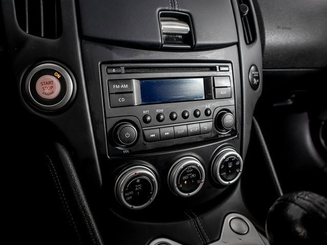 2017 Nissan 370Z 2DR CPE MT