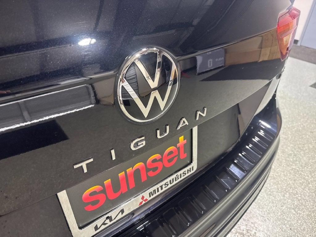 2024 Volkswagen Tiguan 2.0T SE R-Line Black